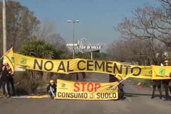 Blitz Legambiente a Tor di Valle&nbsp;