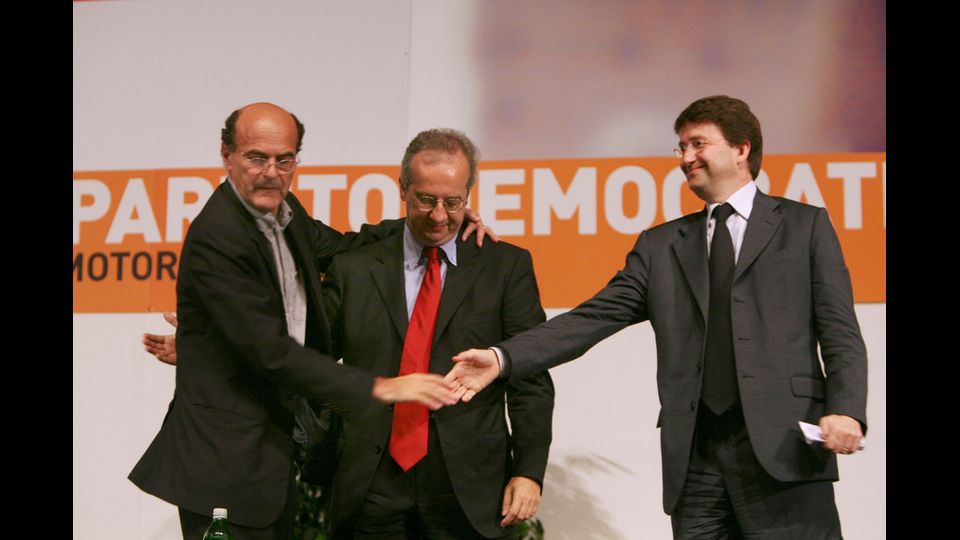 Le primarie del 2007 e la vittoria di VeltroniIl primo atto formale verso la costituzione del nuovo partito venne effettuato il 23 maggio 2007 con la nomina di un Comitato promotore, il Comitato 14 ottobre, cos&igrave; chiamato con riferimento alla data in cui sarebbe stata eletta l'Assemblea costituente del Partito Democratico