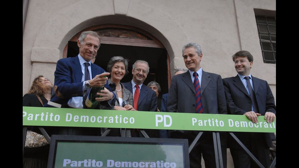 Inaugurazione della sede del PdIl 9 novembre venne inaugurata la sede nazionale del Pd, a Roma in Piazza Sant'Anastasia, nei pressi del Circo Massimo