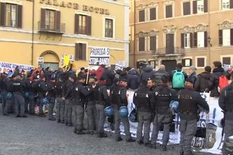 &nbsp;Protesta taxi Montecitorio