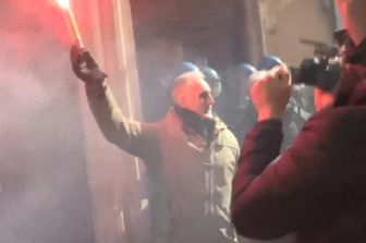 &nbsp;Momenti di tensione davanti la sede del Partito Democratico in Piazza del Nazareno&nbsp;
