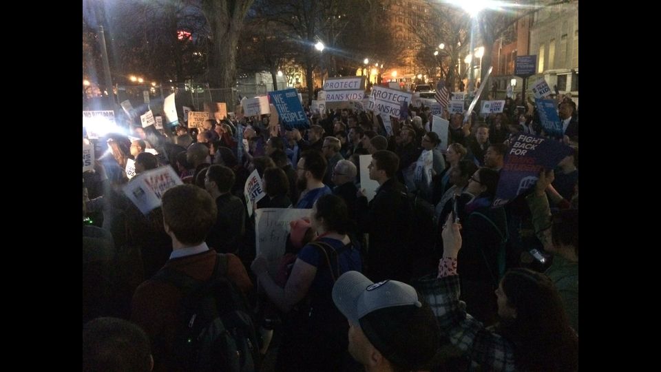 &ldquo;Questi giovani devono gi&agrave; affrontare ostacoli enormi per essere accettati. Con un colpo di penna l&rsquo;amministrazione Trump ha messo loro in serio pericolo&rdquo;, ha aggiunto Mara Keisling.&nbsp;