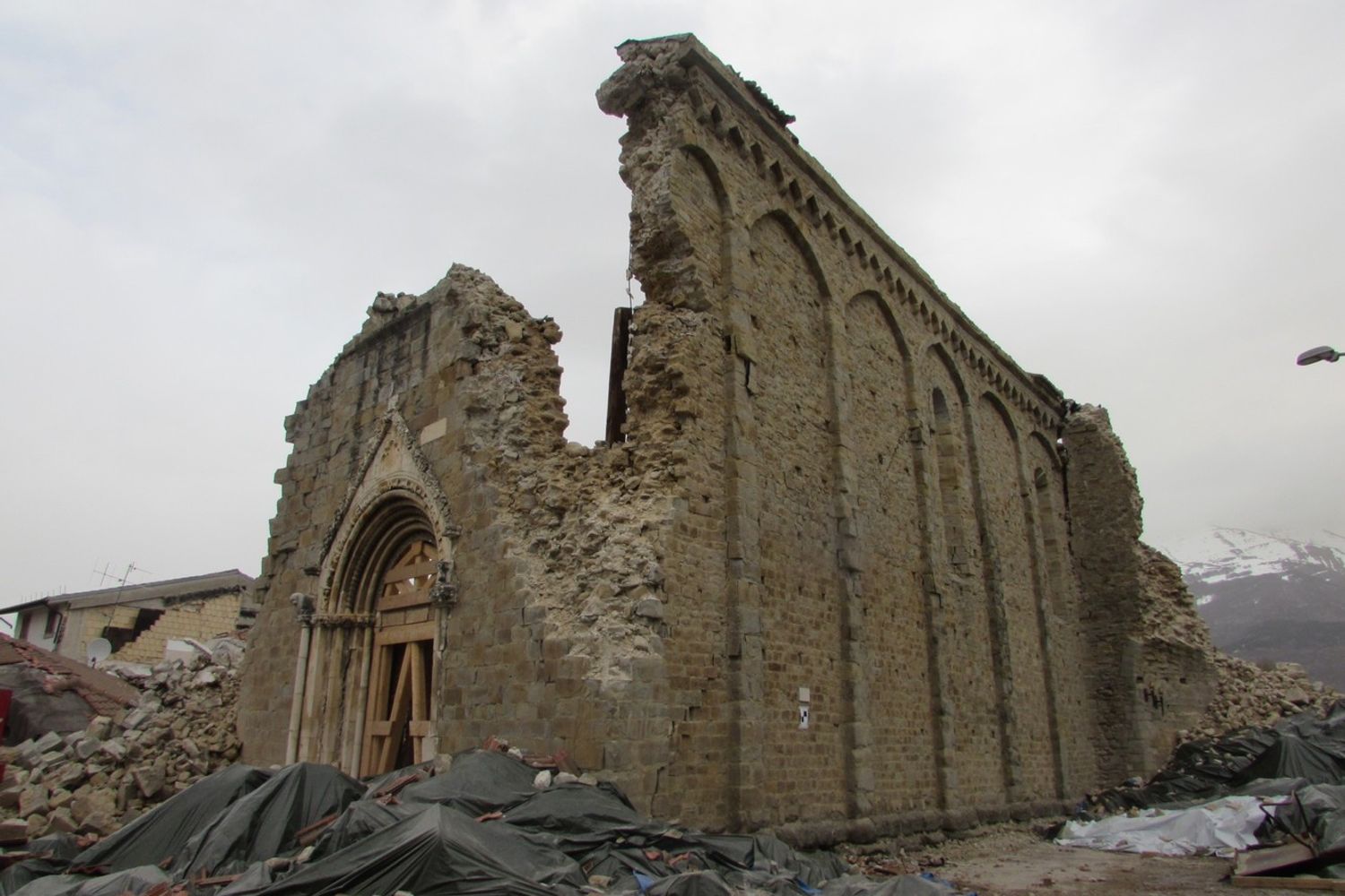 &nbsp;6 mesi dopo la scossa del 24 agosto, viaggio tra le macerie di Amatrice