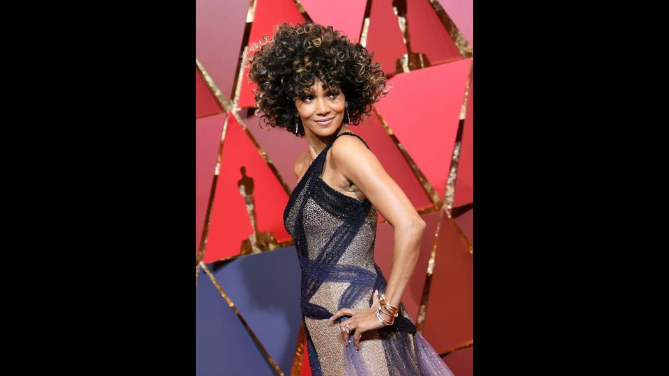 &nbsp;Halle Berry in Versace (Afp)