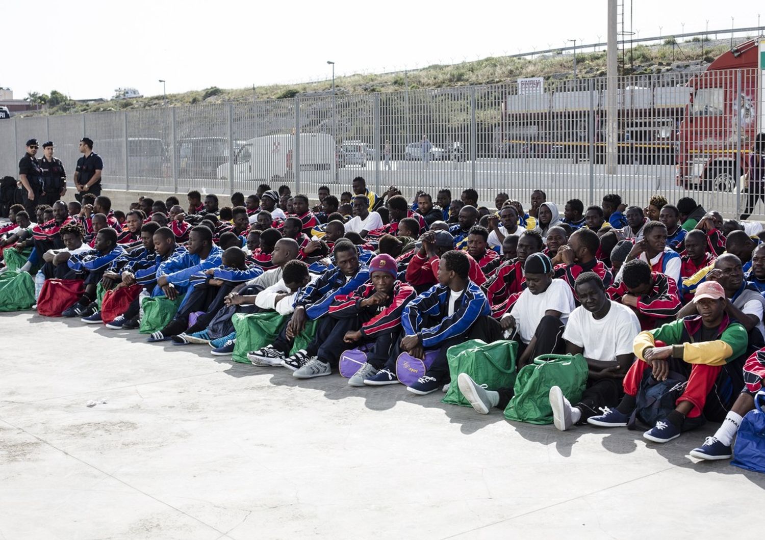 Sanzioni per chi non ricolloca i migranti da Italia e Grecia