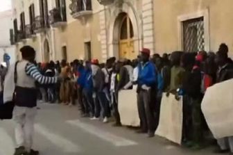 &nbsp;protesta migranti ghetto Rignano