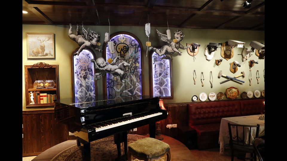 &nbsp;The Walled Off Hotel/Banksy
