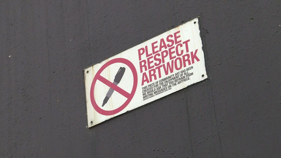 In totale, oltre 100 murales sono stati realizzati a Belfast da artisti britannici, irlandesi e provenienti dal resto dell&rsquo;Europa.(Foto Afp)