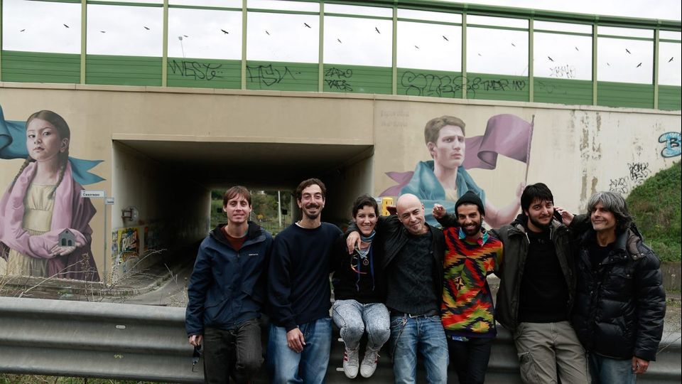 'Graart': cos&igrave; si chiama il progetto di arte contemporanea urbana con il quale l'Anas ha deciso di &quot;valorizzare&quot; il Grande Raccordo Anulare di Roma. L'iniziativa, curata da David Diav&ugrave; Vecchiato, esponente di spicco dell'Urban art in Italia e fondatore di MURo (il Museo di Urban Art di Roma), ha visto coinvolti 10 urban artist internazionali che hanno realizzato altrettanti murales su pareti del Gra.&nbsp;