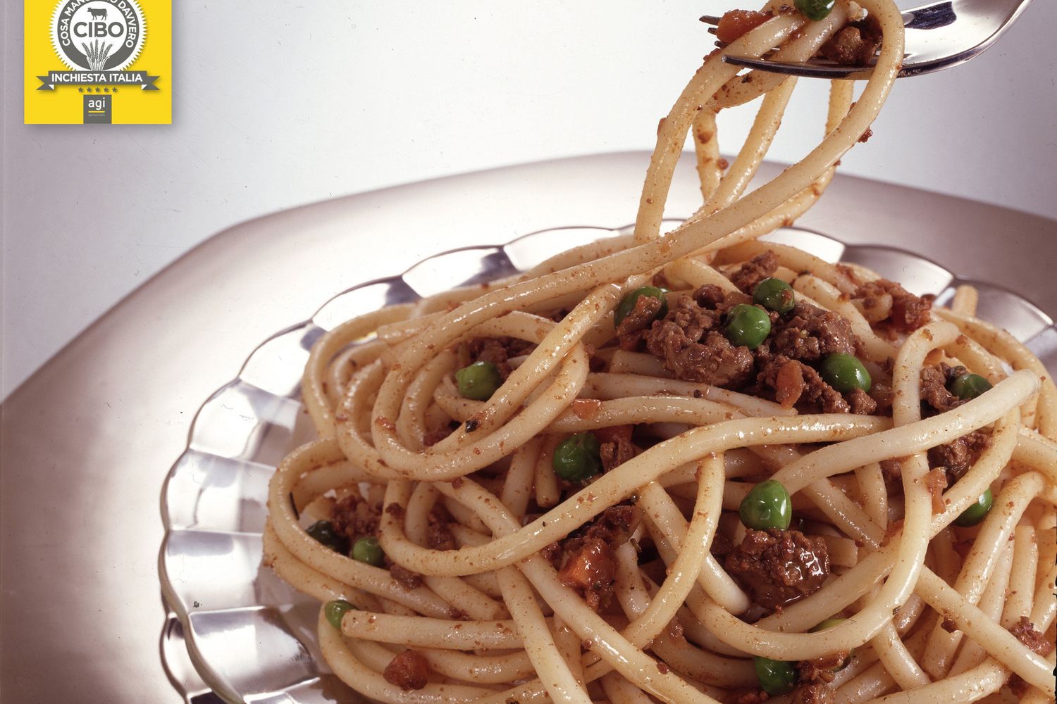 Piatto di Pasta con logo inchiesta italia&nbsp;