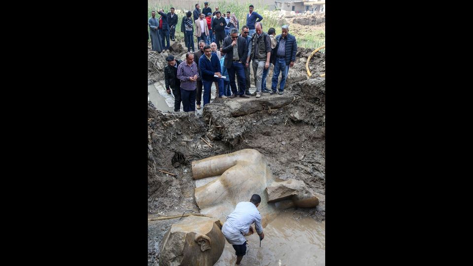 I reperti, sommersi dall'acqua, sono stati rinvenuti da un team di archeologi tedeschi ed egiziani nell'area prossima alle rovine di Eliopoli.&nbsp;