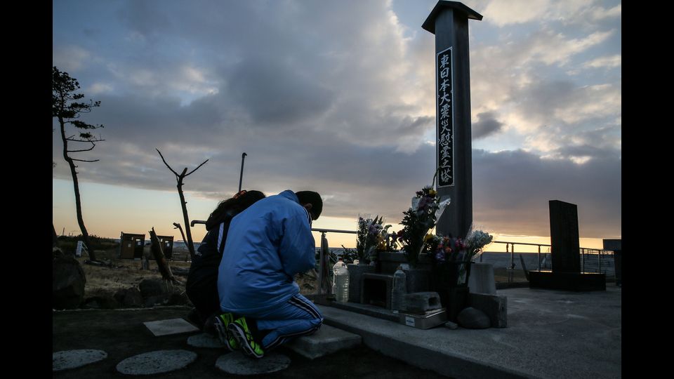 Arahama, a Sendai, prefettura di Miyagi Il bilancio fu di quasi 18.000 morti, 2.572 dispersi e 160mila evacuati, con oltre 127mila edifici distrutti. Si &egrave; trattato del secondo pi&ugrave; grave disastro nucleare dopo Cernobyl, anche in questo caso al livello 7 della scala Ines.(Afp)&nbsp;