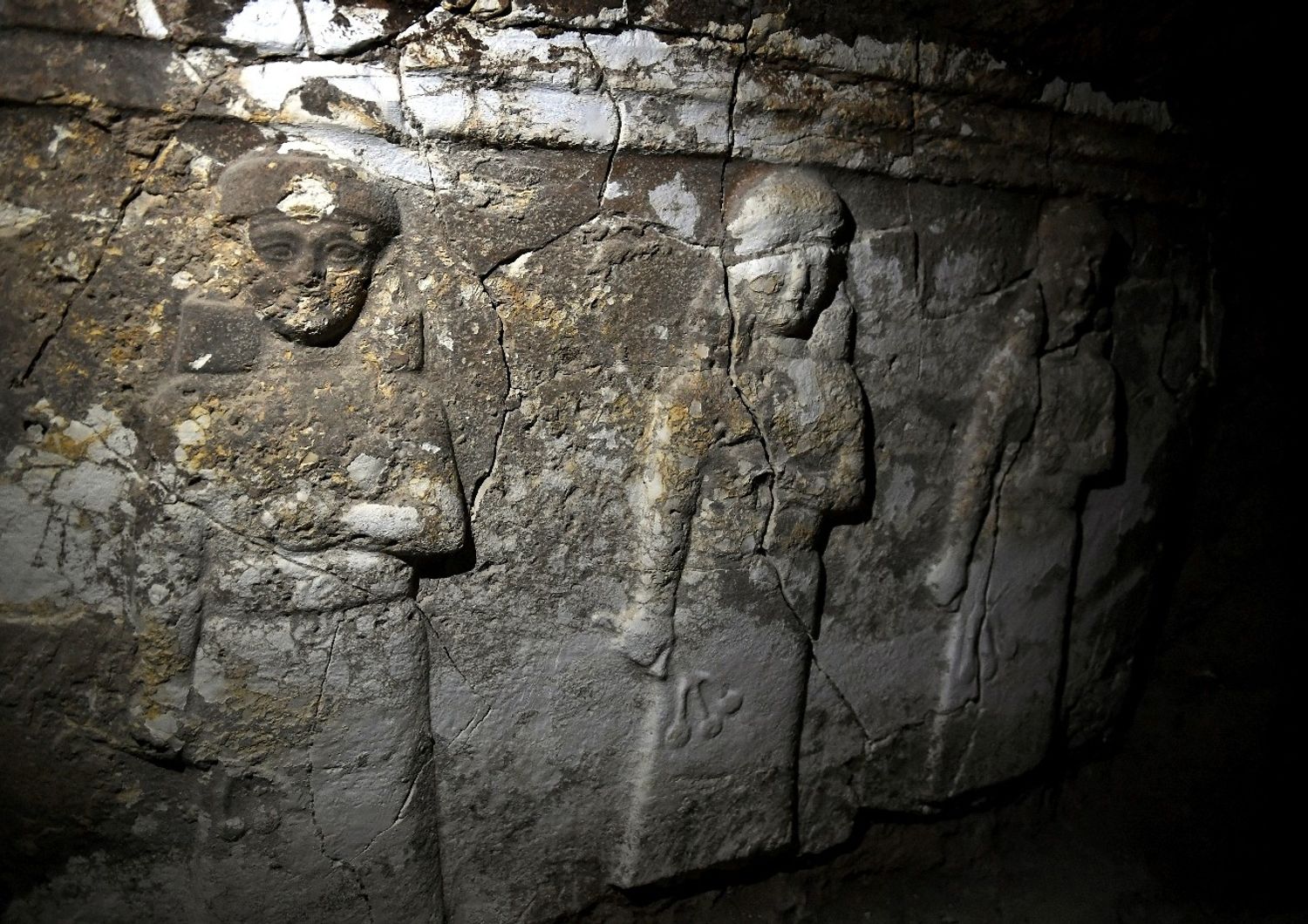 &nbsp;Iraq - scoperta archeologica periodo assiro in tunnel Isis a Mosul (Afp)