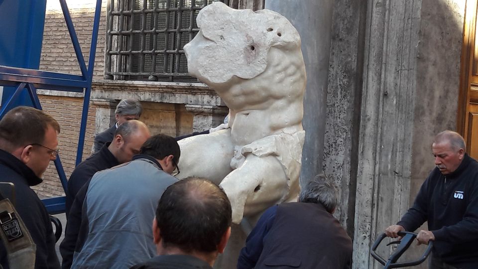 Il Torso del Belvedere &egrave; una scultura mutila in marmo, conservata nel complesso del Museo Pio-Clementino, all'interno dei Musei Vaticani