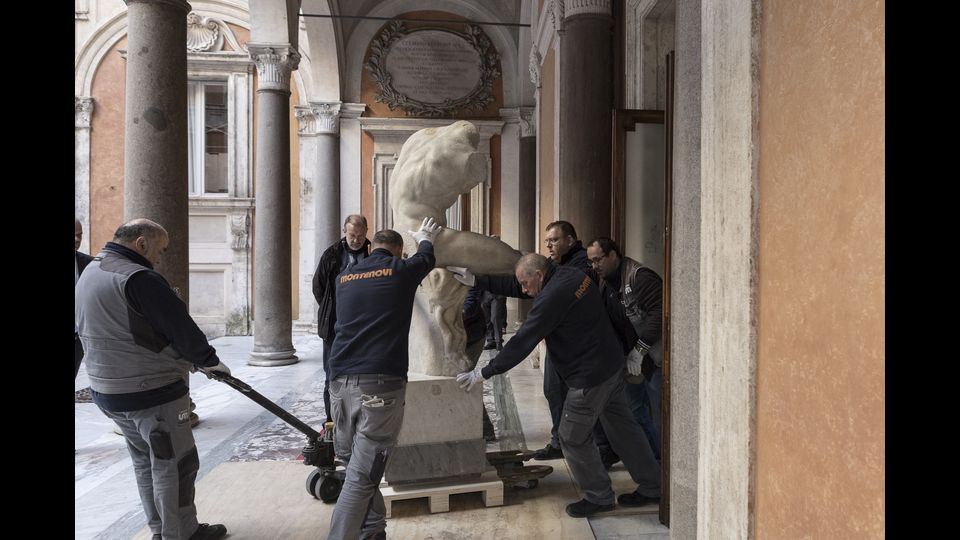 &nbsp;Il Torso del Belvedere all'interno del Senato