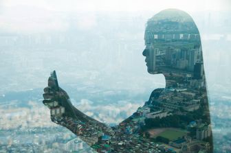 ragazzi cinesi con cellulare (afp)&nbsp;