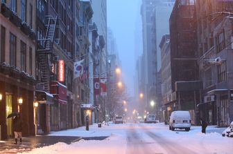 &nbsp;Bufera di neve a Manhattan (Afp)