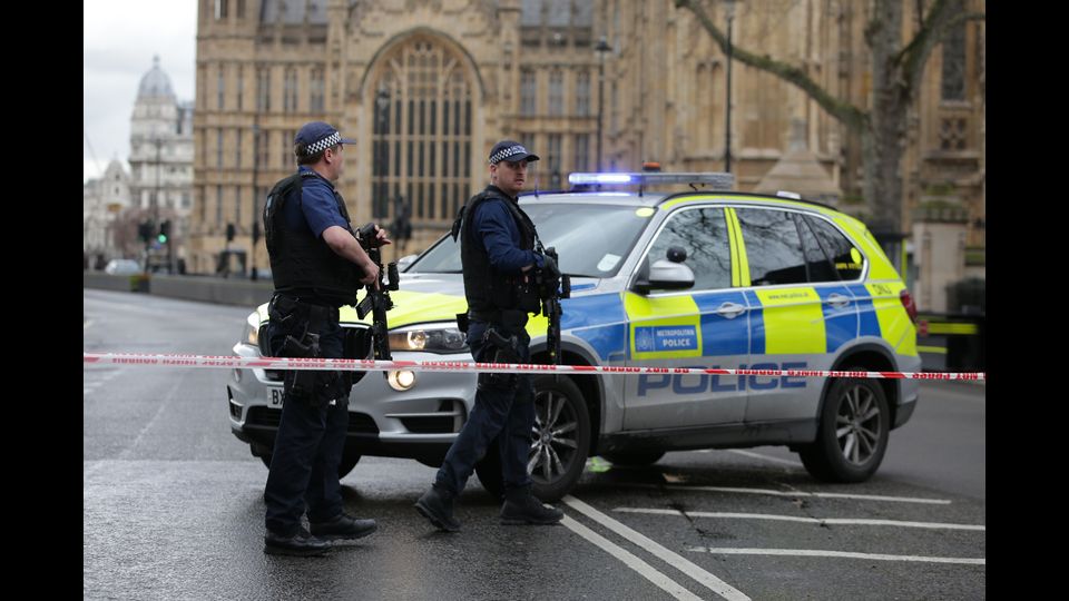 &nbsp;Attacco terroristico a Londra, paura a Westminster (Afp)