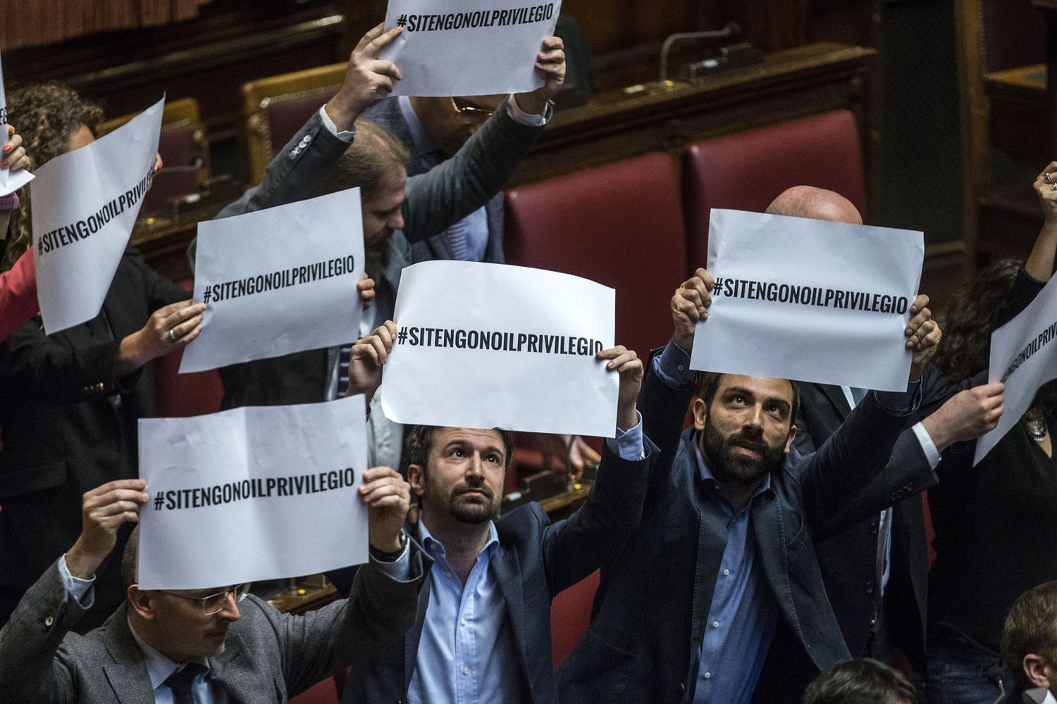 &nbsp;Protesta Camera M5s contro vitalizi (imago)