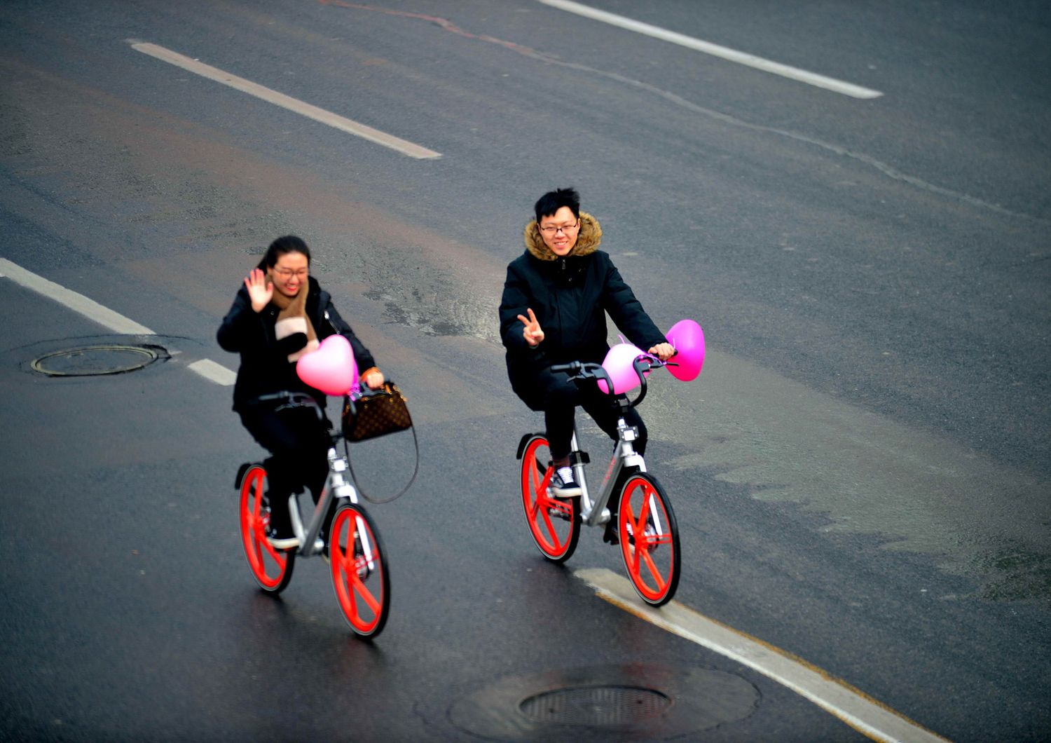 I cinesi riscoprono la passione per la bici. Grazie a un&#39;app
