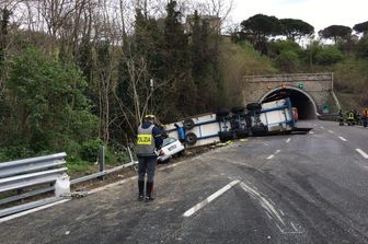 Due operai uccisi da un Tir sulla A10. Quali sono le autostrade pi&ugrave; pericolose