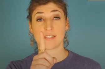 &nbsp;Ragazza vs Donna Mayim Bialik