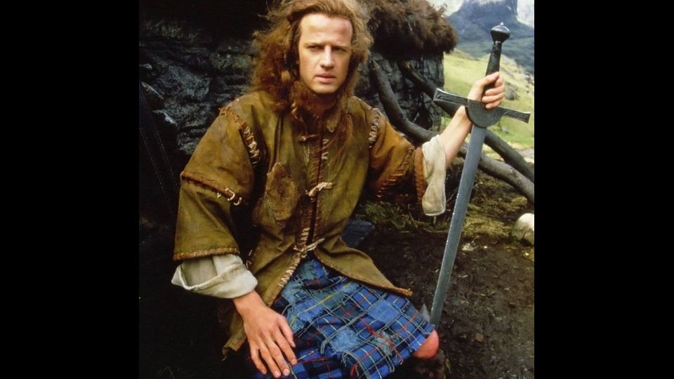Nel 1986 trova la consacrazione internazionale grazie al ruolo da protagonista nel film 'Highlander &nbsp;- L'ultimo immortale' (foto Facebook)&nbsp;&nbsp;diretto da Russell Mulcahy, in cui Lambert interpreta Connor MacLeod, guerriero scozzese predestinato all'immortalit&agrave;.