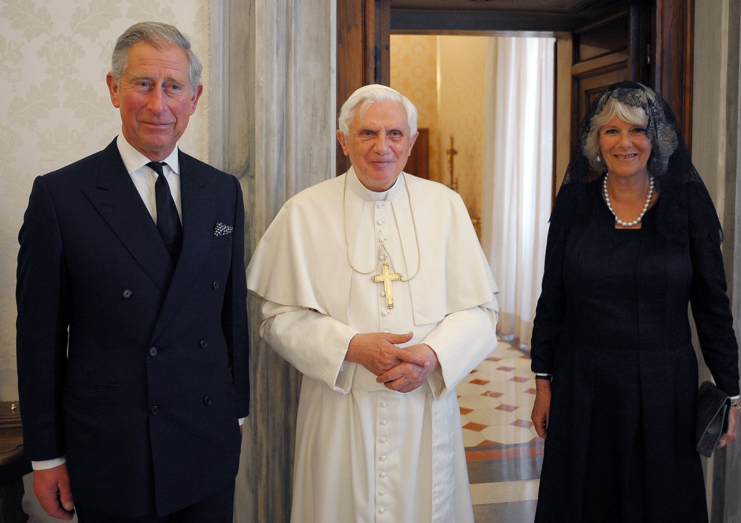 &nbsp;Carlo e Camilla con Benedetto XVI