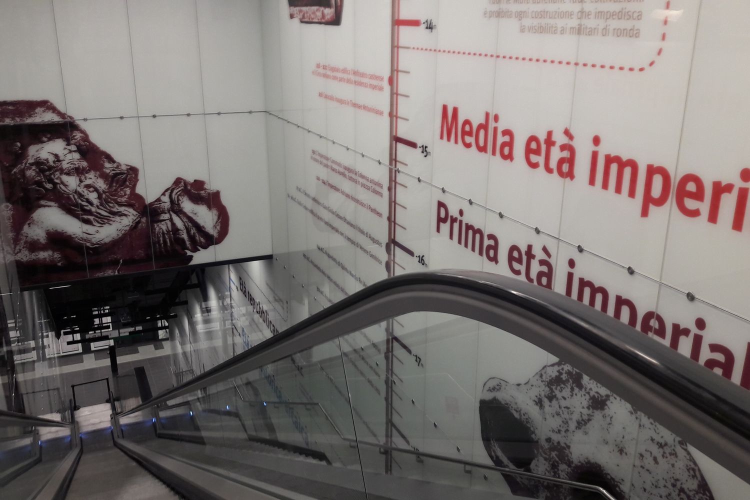 E' un viaggio nel tempo nella Roma antica la stazione San Giovanni della linea C della metropolitana. Si tratta di una delle fermate pi&ugrave; attese dell'opera, che oggi conta 21 stazioni su un tracciato di 18 chilometri ma ancora non collega la periferia est con il centro storico come da missione dell'opera.&nbsp;