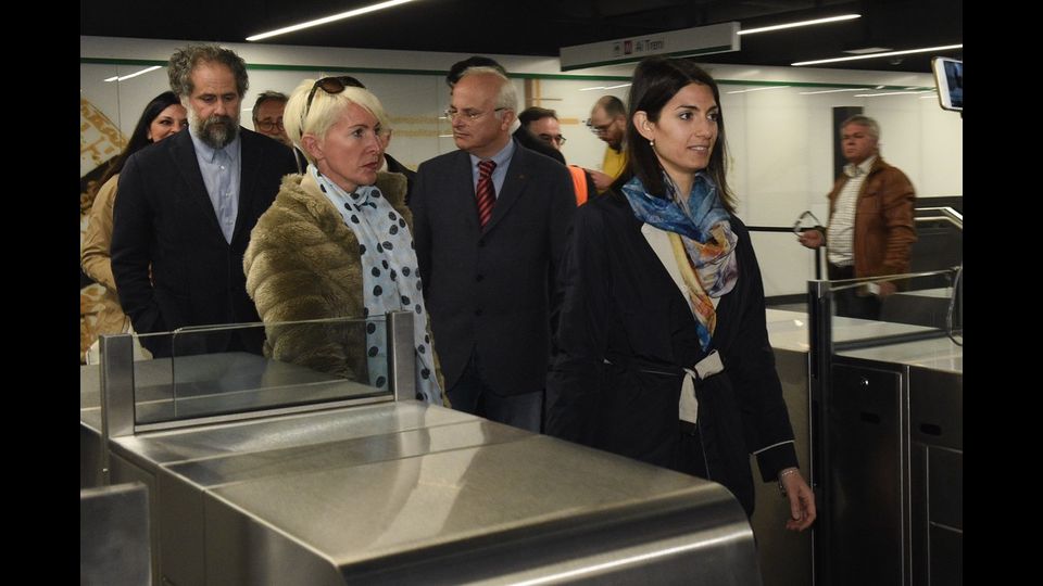 La visita della sindaca di Roma Virginia Raggi alla Stazione metro C San Giovanni di Roma (fonte ufficio stampa)
