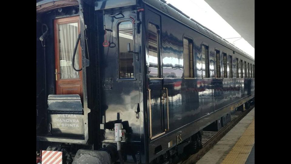 Il treno presidenziale &egrave; stato usato fino al 1970 per i viaggi del capo dello Stato, anche se un ultimo viaggio in assetto completo &egrave; stato fatto nel 1974. L'allora presidente Carlo Azeglio Ciampi ne utilizz&ograve; una carrozza nel 2004.&nbsp;(foto dal sito Fb Fondazione Fs)