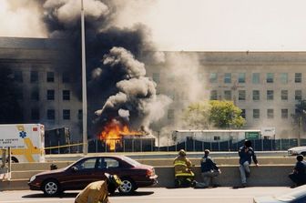 L'Fbi ha diffuso una serie di foto d'archivio che mostrano la devastazione del Pentagono subito dopo l'attacco dell'11 settembre.&nbsp;(foto Fbi)