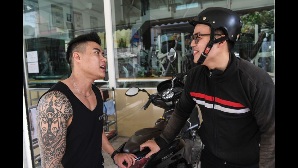 Ha oltre 6mila follower su Facebook. E attraverso la ua popolarit&agrave; sta cercando di sfidare le leggi dello stato. E aiutare gli altri transgender a superare le difficolt&agrave;. &quot;Ne hanno tante, e mi piacerebbe aiutarli a superarle. Io lo faccio con la palestra&quot;.&nbsp;&nbsp;(afp)&nbsp;