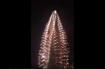 Lotte World Tower &nbsp;- inaugurazione con fuochi d'artificio (AgenziaVista)