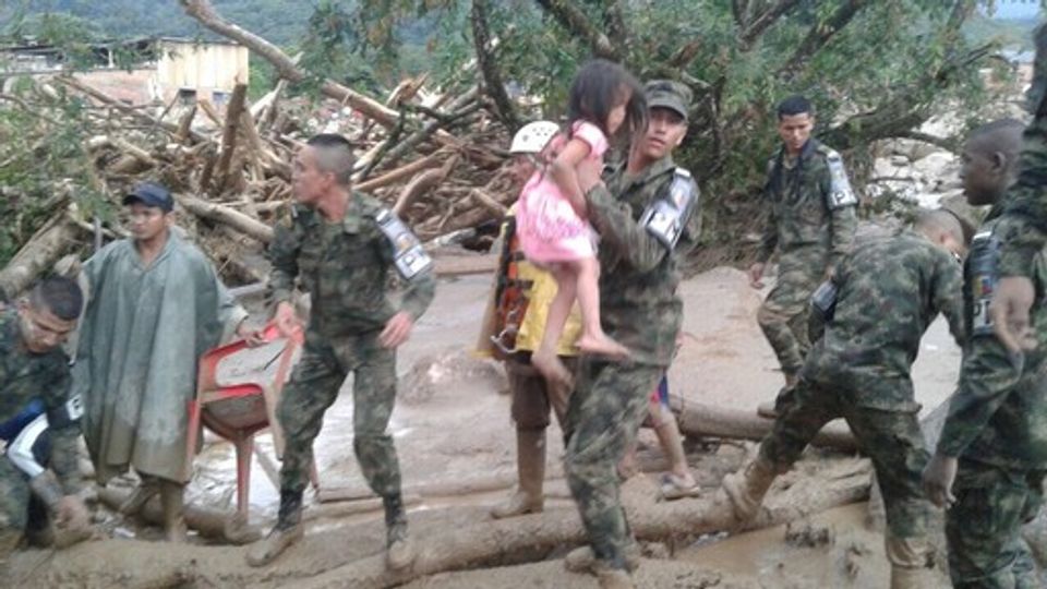 Operazione di soccorso dopo la forte alluvione che ha colpito la citt&agrave; (Afp)&nbsp;