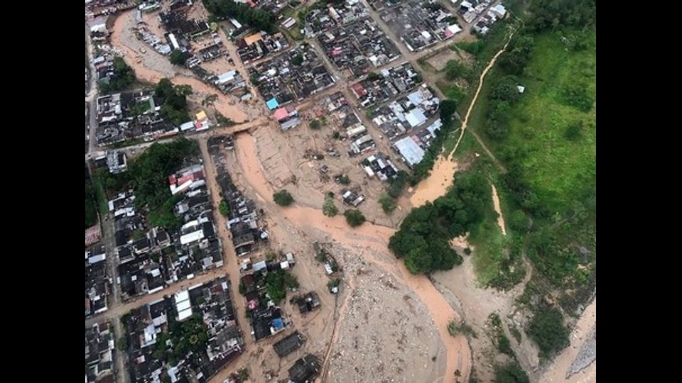 Veduta aerea di Mocoa, Colombia, in seguito allo tsnumai di fango che ha colpito la citt&agrave; (Afp)&nbsp;