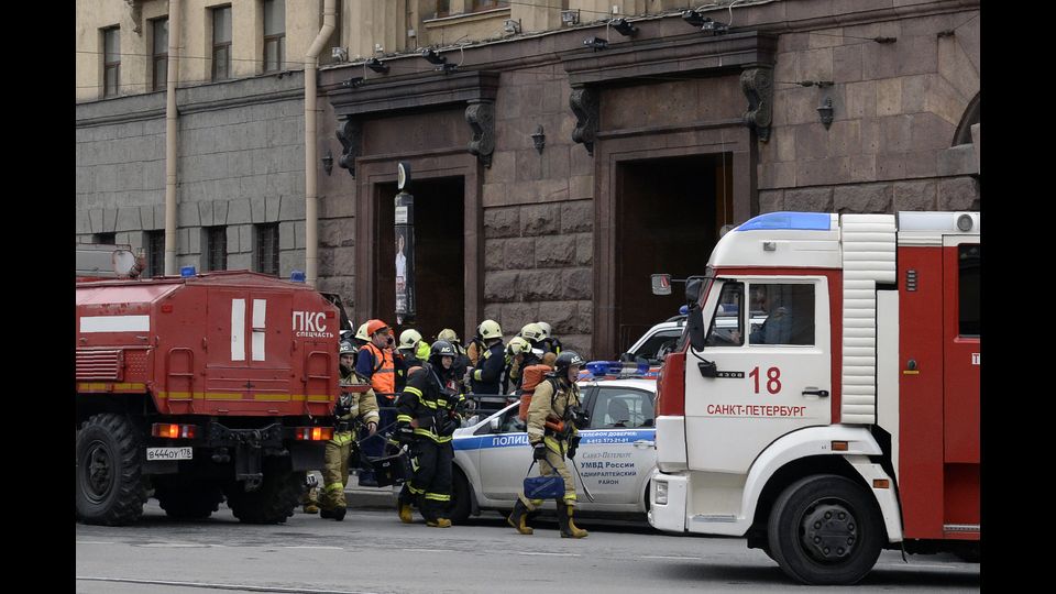 &nbsp;Esplosione nella metro di San Pietroburgo (foto Afp)