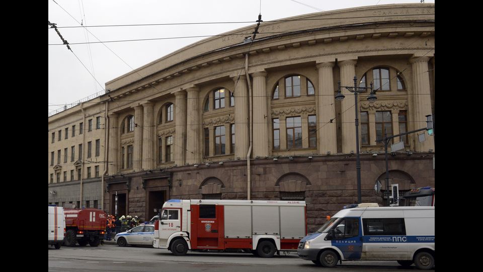 &nbsp;Esplosione nella metro di San Pietroburgo (foto Afp)