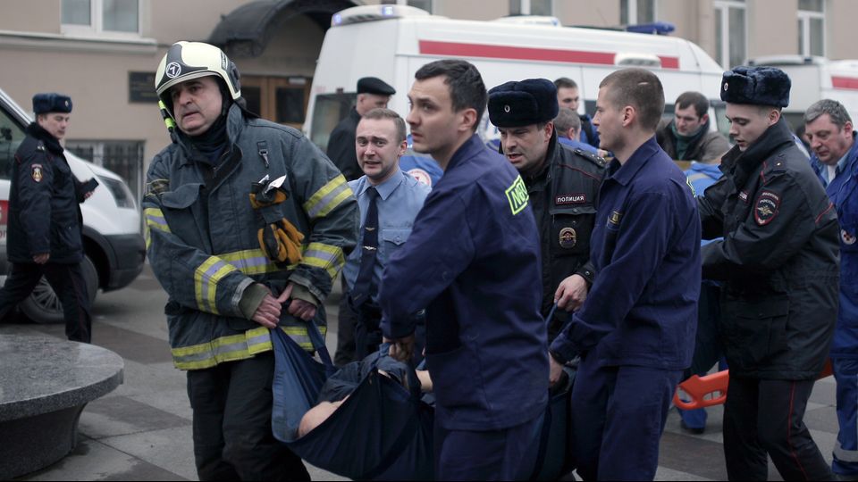 &nbsp;Esplosione nella metro di San Pietroburgo (foto Afp)
