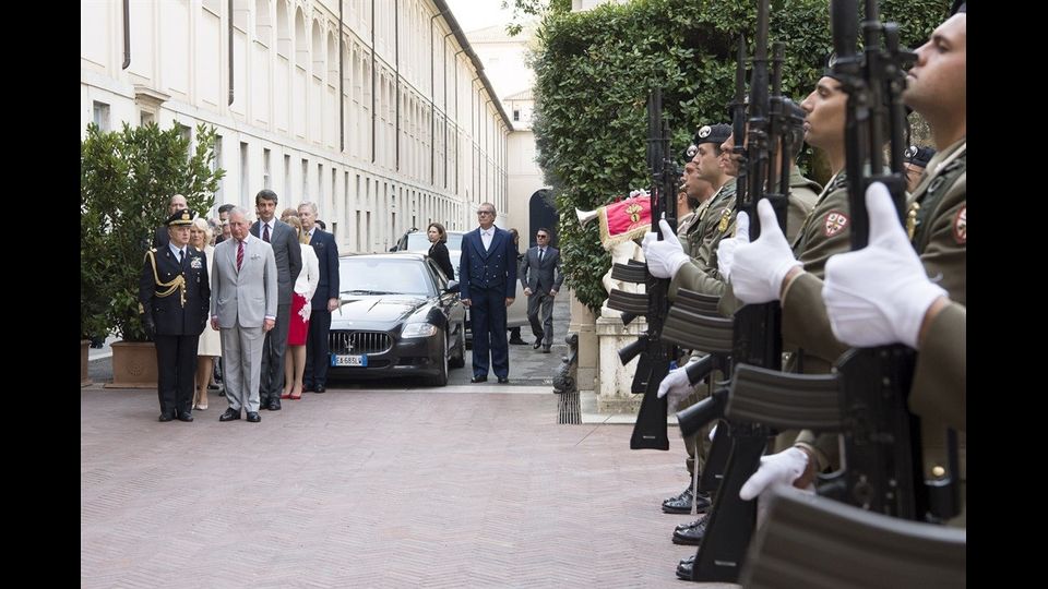 L'arrivo al Quirinale del principe Carlo e della duchessa di Cornovaglia Camilla. (foto quirinale.it)&nbsp;