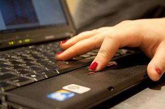 &nbsp;Facebook pornografia computer (wikimedia)