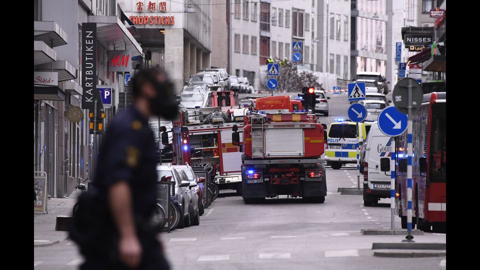 &nbsp;Camion contro folla a Stoccolma, morti e feriti (Fonte&nbsp;Aftonbladet)