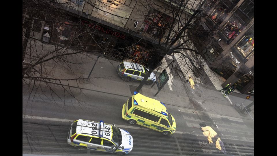 &nbsp;Camion contro folla a Stoccolma, morti e feriti (Afp)