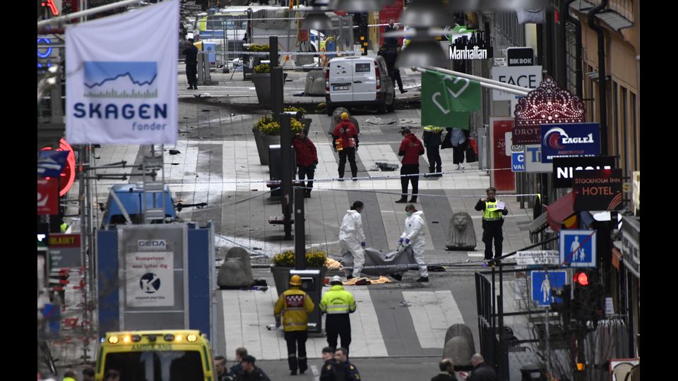 &nbsp;Camion contro folla a Stoccolma, morti e feriti (Afp)