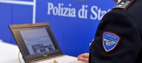 PEDOFILI ON LINE E CYBERBULLI - La lotta alla pedopornografia online, coordinata dal Cncpo (Centro nazionale per il contrasto della pedopornografia on line) ha fatto registrare 52 arresti, 467 denunce, 434 perquisizioni, 172.379 Gb di materiale informatico sequestrati e 322 casi di adescamento di minori sul web. Stabile il numero dei casi di prepotenza online tra minori: 236 le denunce per cyberbullismo e 31 i minori autori di reati online denunciati, con un aumento dei ragazzi che producono e diffondono immagini sessuali proprie e di coetanei.&nbsp;