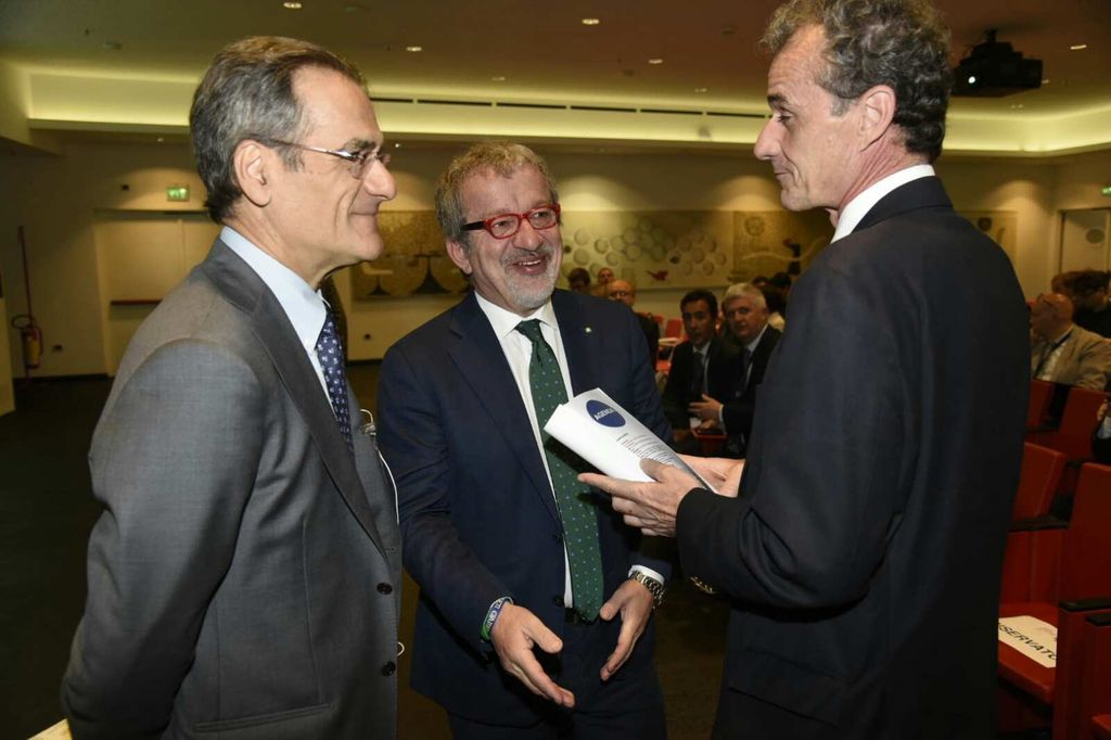 Il presidente della Lombardia, Roberto Maroni e il condirettore dell'Agi, Marco Pratellesi all' Italian Investment Showcase