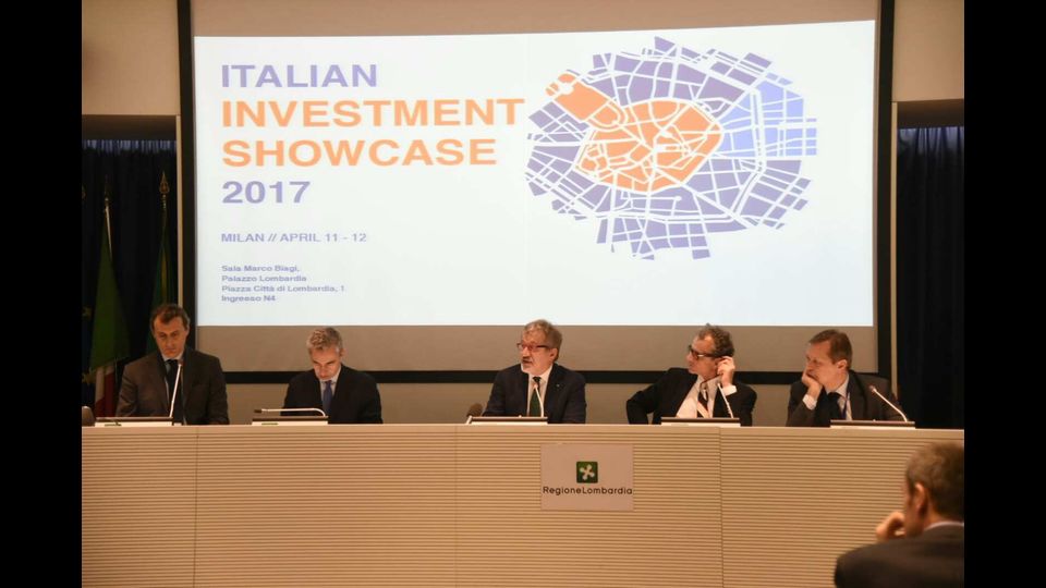 Il panel di relatori per l'apertura dei lavori a Milano del primo Italian Investment Showcase&nbsp;
