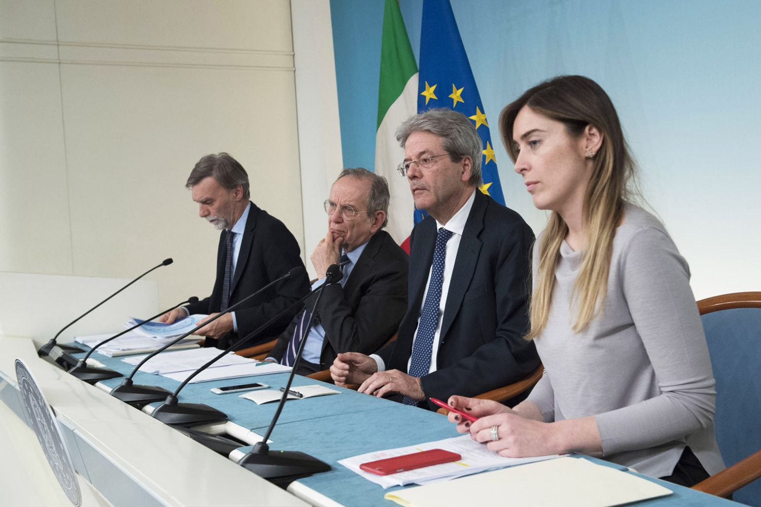 &nbsp;Graziano Delrio, Pier Carlo Padoan, Paolo Gentiloni e Maria Elena Boschi