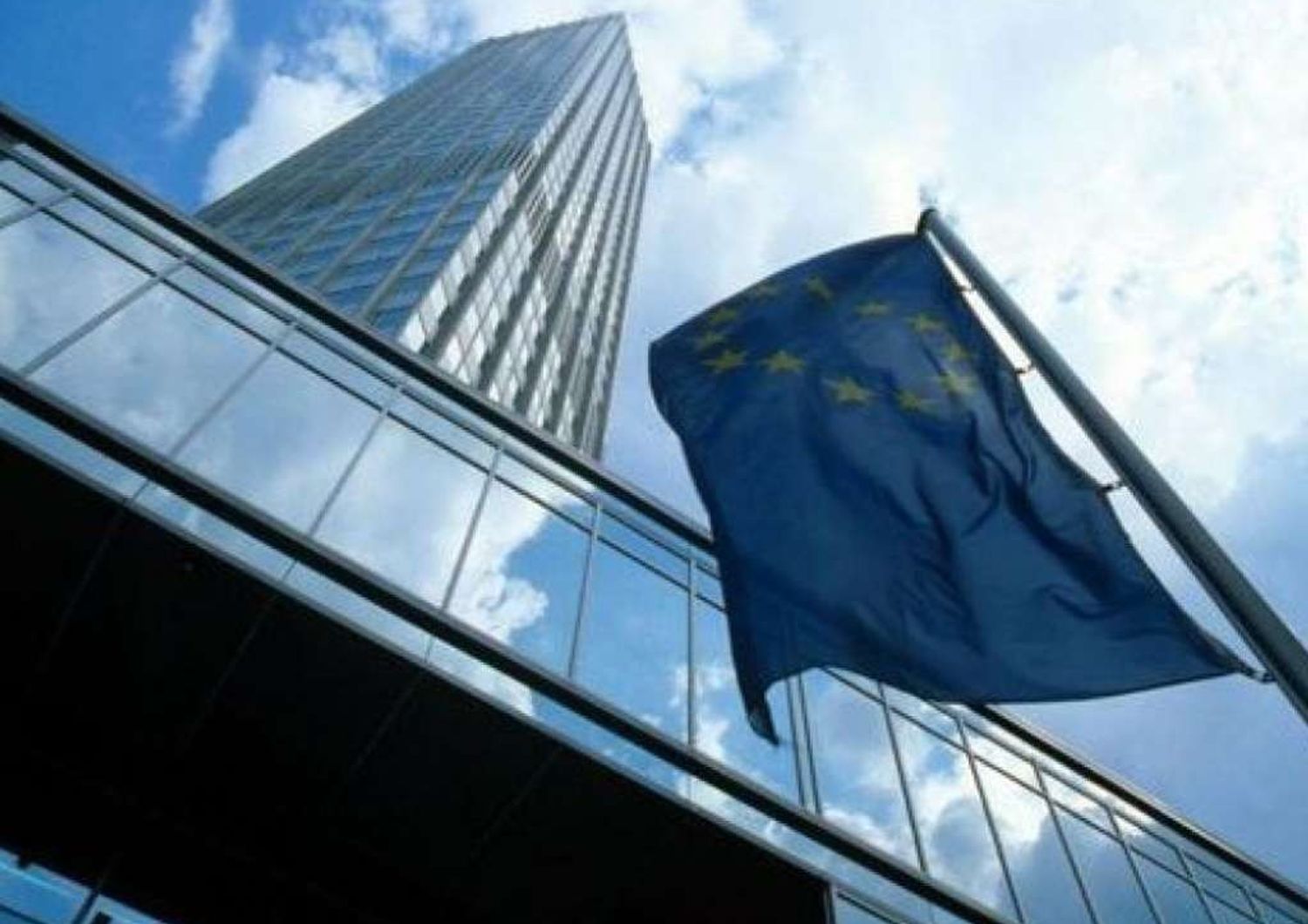 Bce: Italia rispetti Patto Stabilita'. E' cruciale attuare le riforme