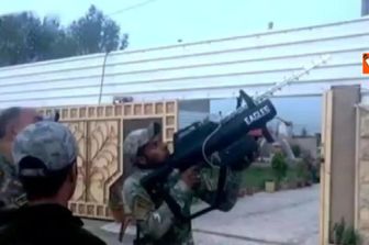 &nbsp;soldati iracheni con fucile anti drone (AgenziaVista)